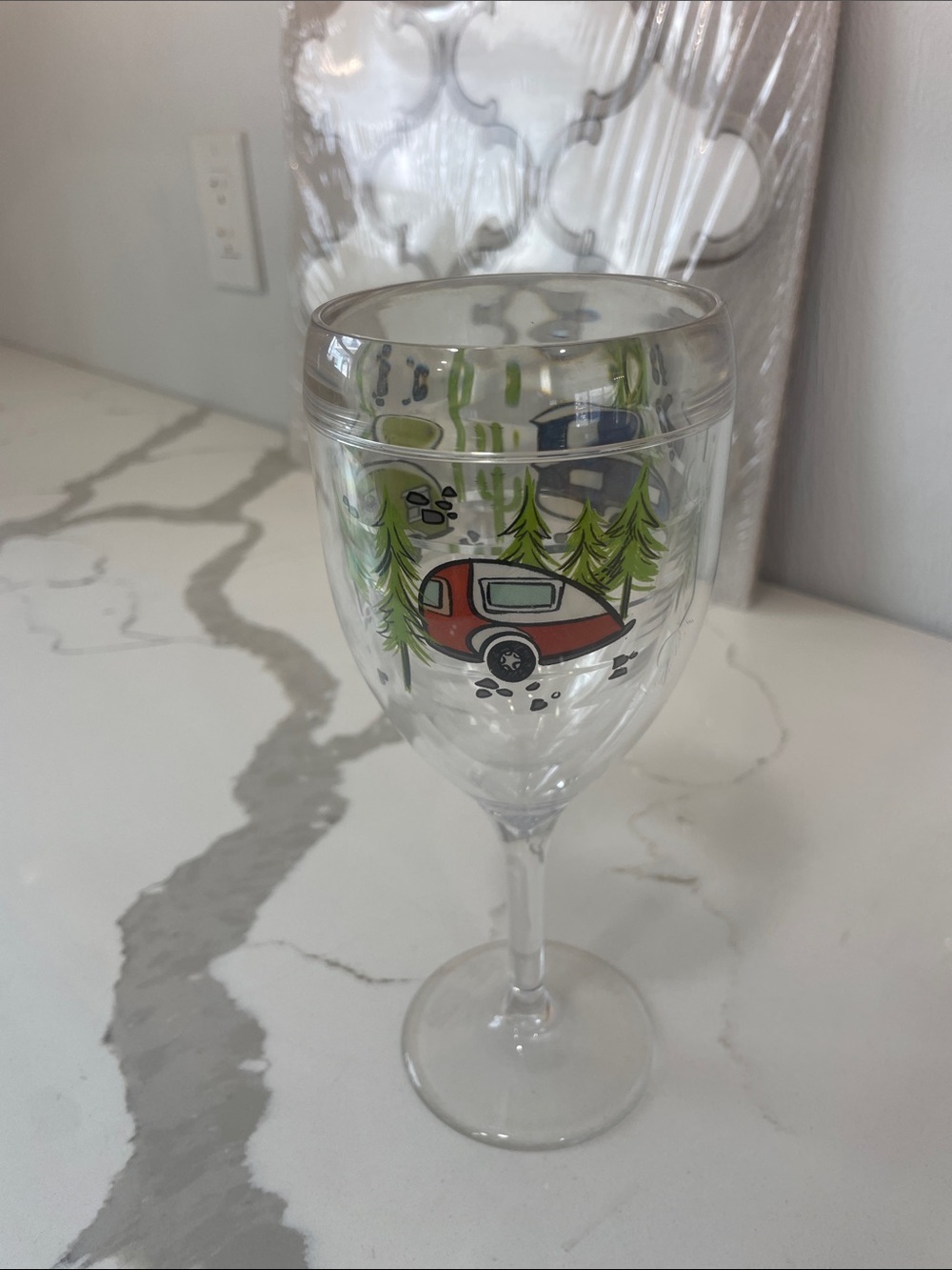 tervis Red Camper Wine Glass with Green Tree Design